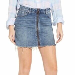 Free People We the Free Zip It Up Frayed Denim Zip Front Mini Skirt size 26